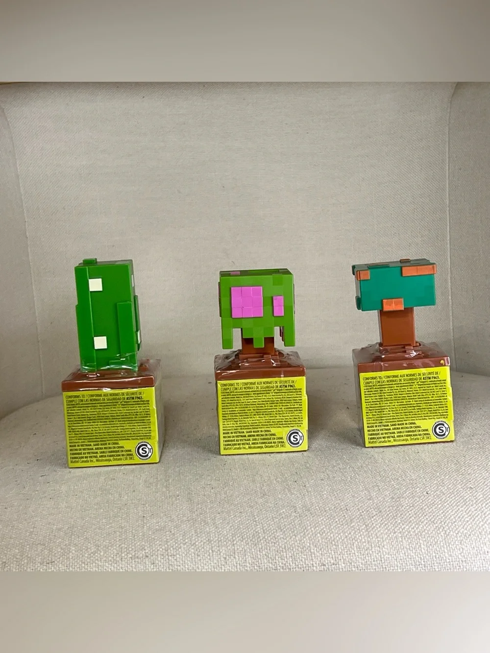 Mattel Minecraft Bloom Blocks Mini Figures in Bright Green, Brown, Teal, Pink